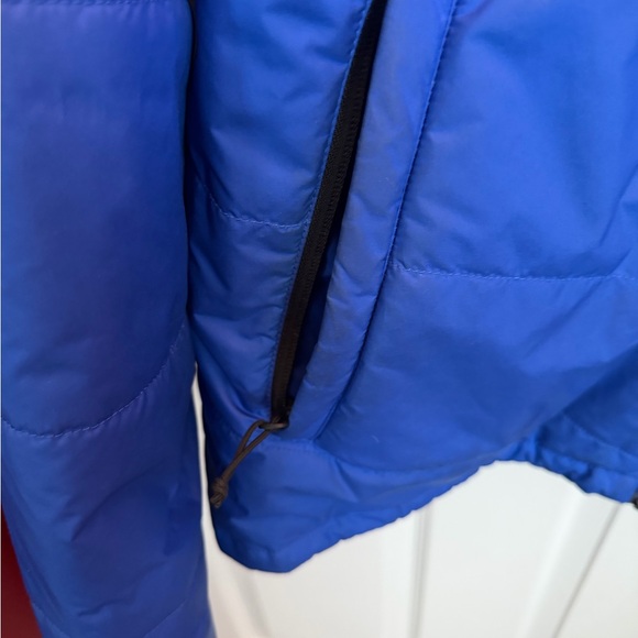 The North Face Men's Bold Blue Puffer Jacket - Picture 4 of 7
